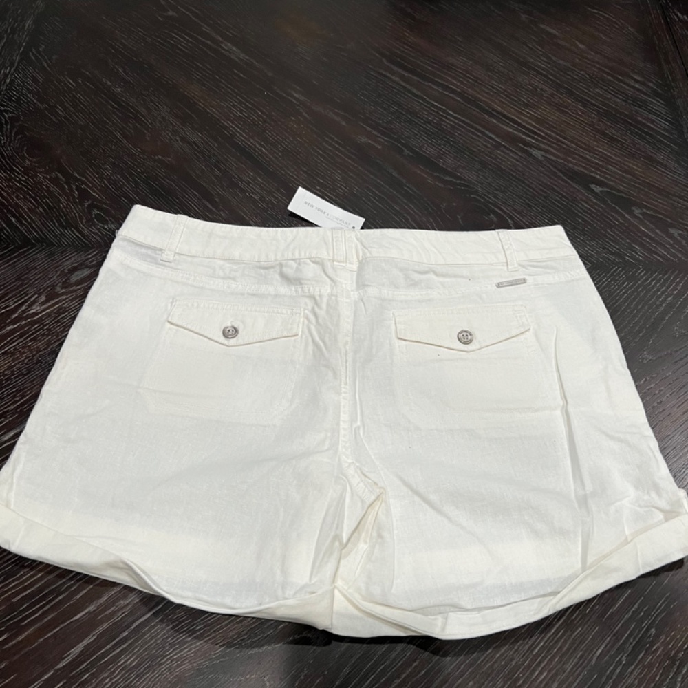 Linen Cuffed Bottom Shorts - Picture 2 of 3